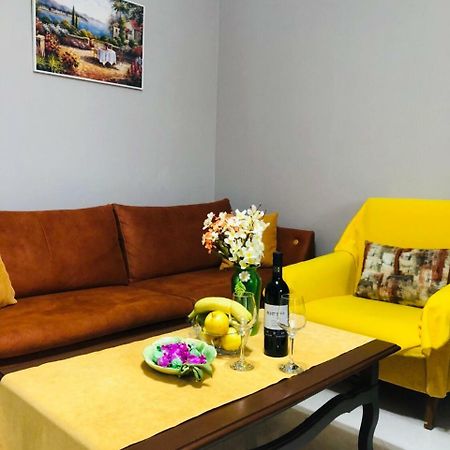 Chika Apartment Kutaisi Bagian luar foto