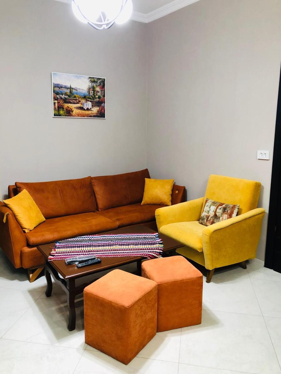 Chika Apartment Kutaisi Bagian luar foto