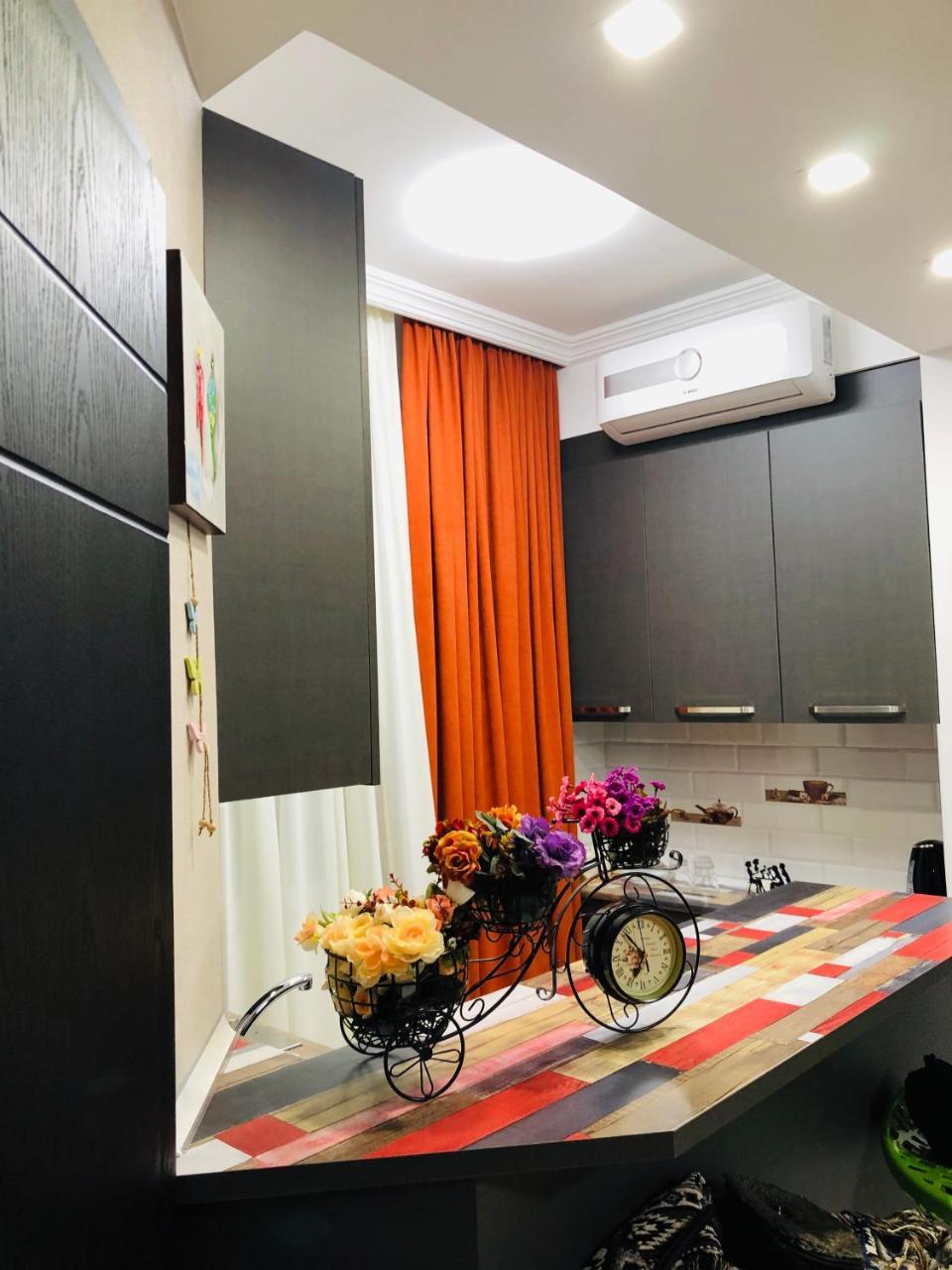 Chika Apartment Kutaisi Bagian luar foto